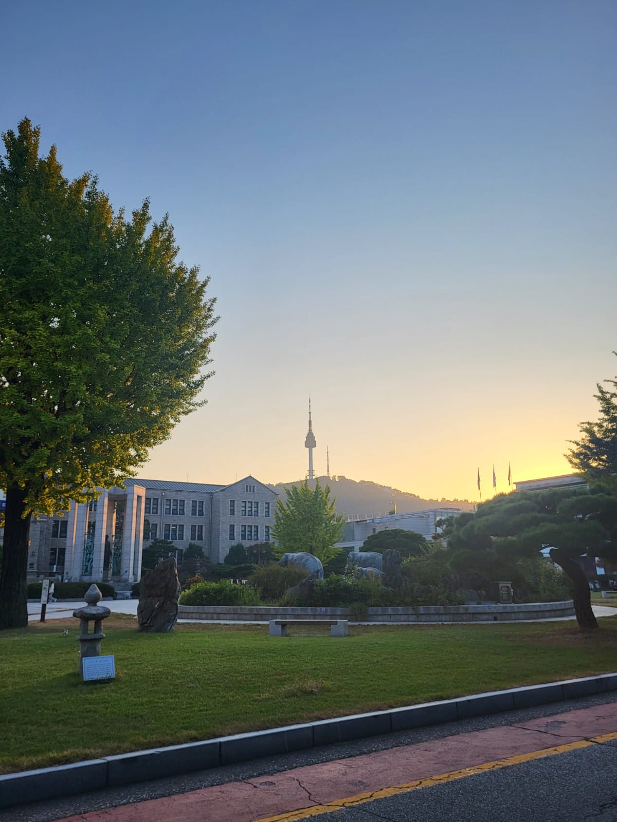 Vue du campus universitaire de Dongguk à Séoul pour un échange universitaire.